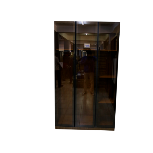 Wardrobe 2001 for sale in Zimbabwe Wardrobe 2001 for sale in Zimbabwe